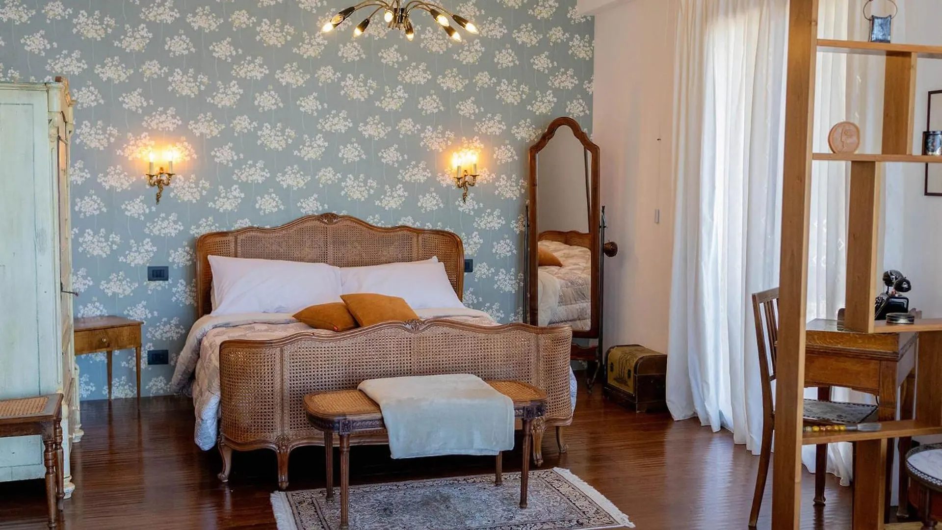 Al 33 Giri Bed and Breakfast Cefalù