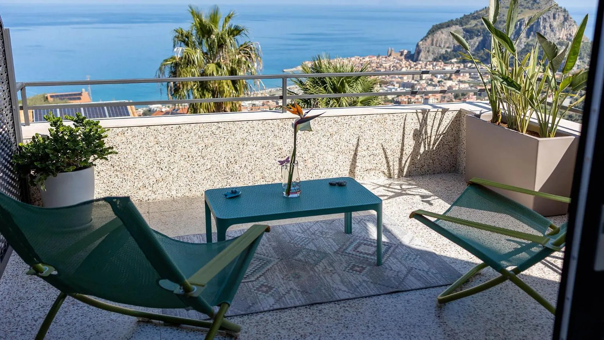 Bed and Breakfast Al 33 Giri Cefalù Frühstückspension